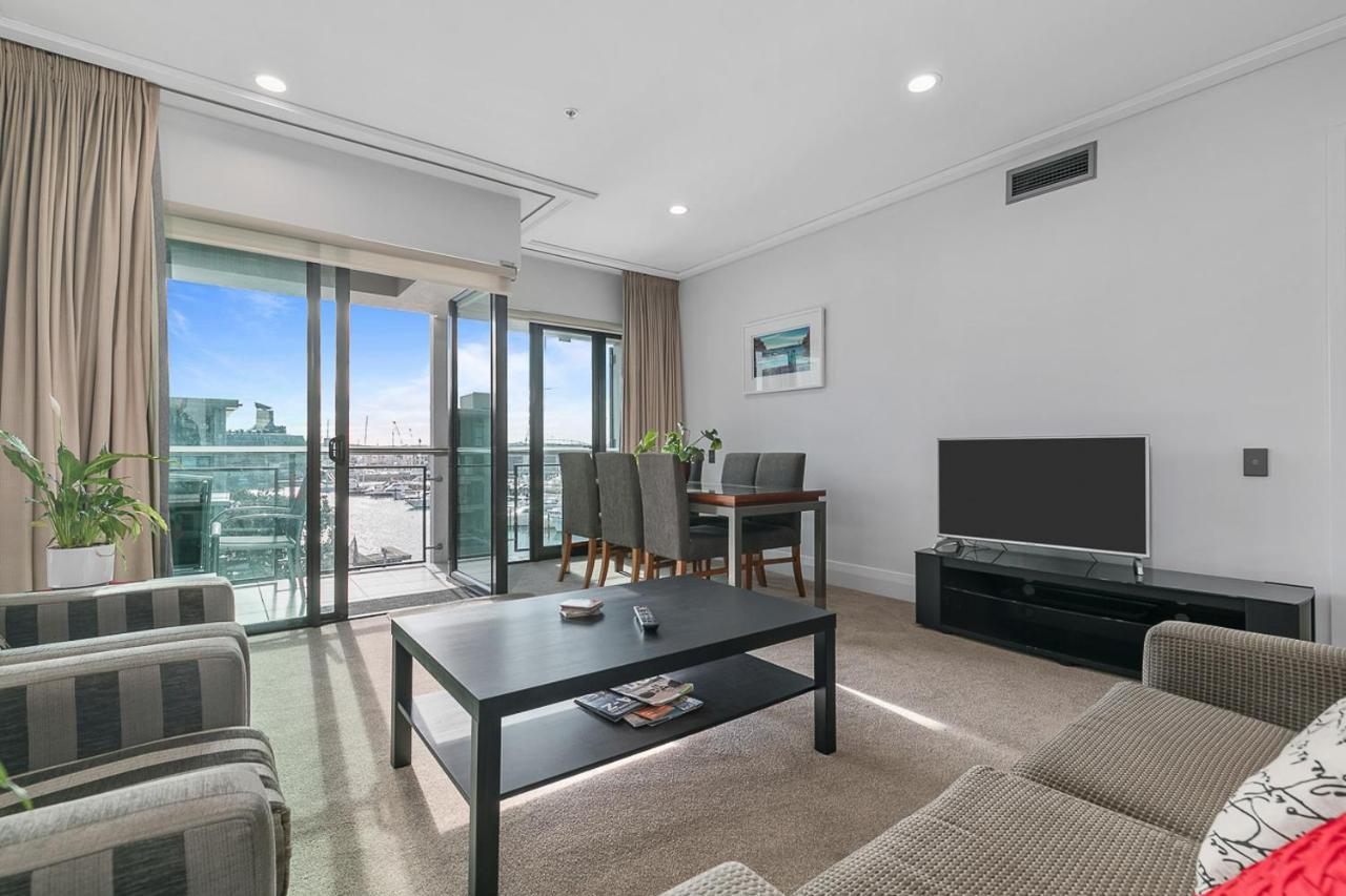 Stunning & Spacious Haven On The Waterfront! โอ๊คแลนด์ ภายนอก รูปภาพ